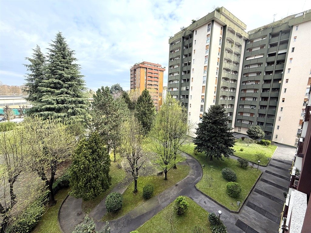 AL CONFINE CON MILANO | SESTO SAN GIOVANNI - 4 LOCALI RISTRUTTURATO IMMERSO NEL VERDE -