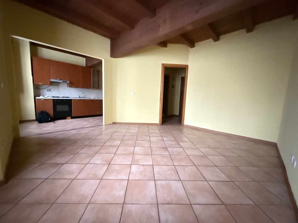 Muggiò - Mb - Trilocale su due livelli in villa nobiliare del XVIII secolo - Disponibilità immediata
