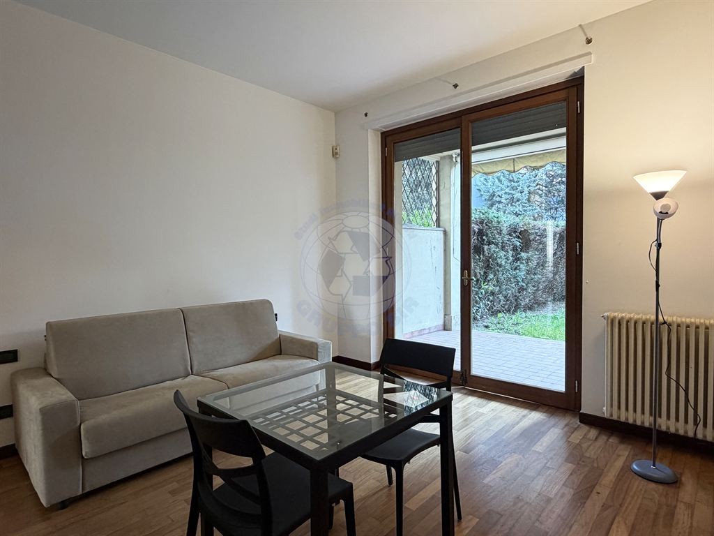 Monolocale con giardino privato – Via Magenta, quartiere San Carlo