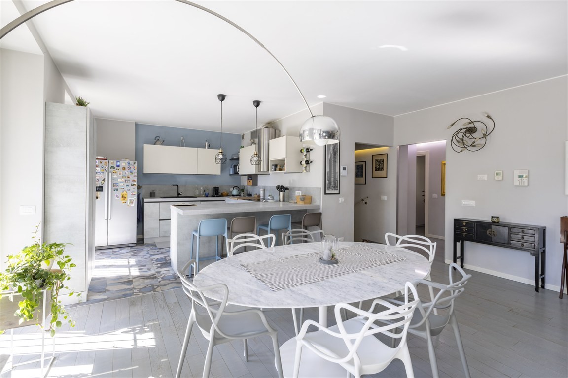 MONZA CENTRO - VENDESI appartamento con giardino