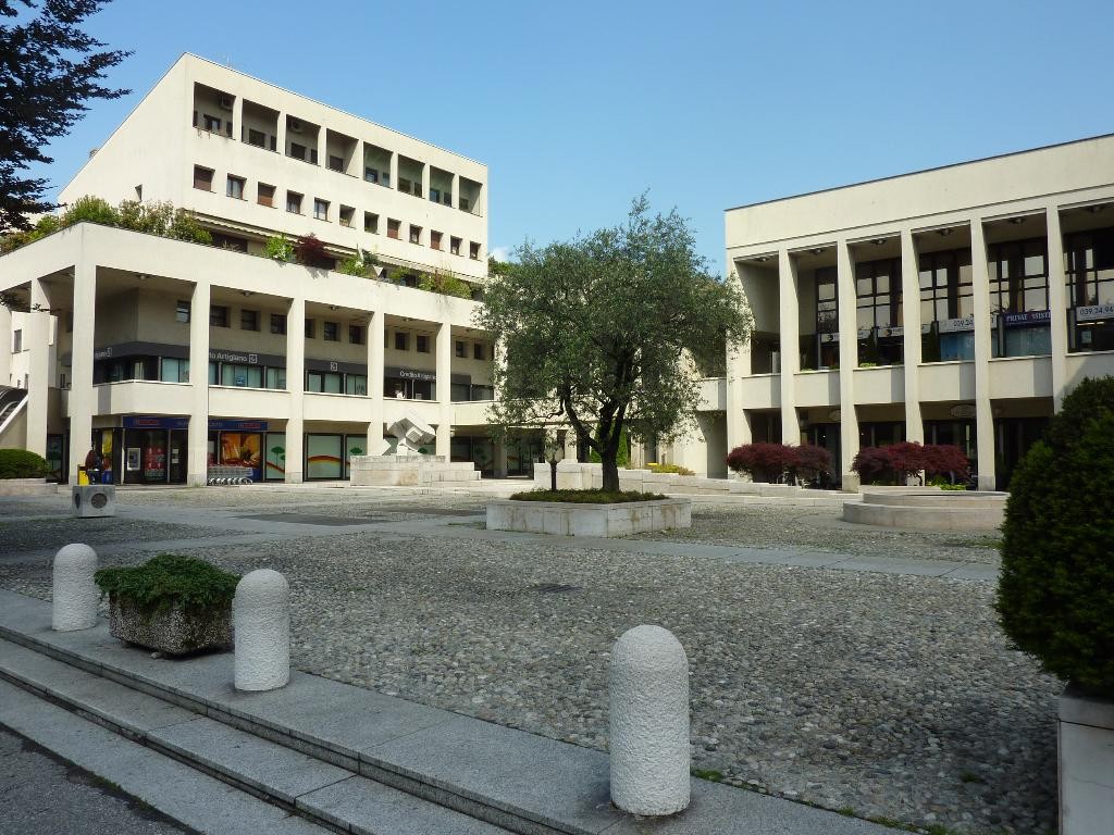 MONZA PARCO Immobile commerciale a reddito in ottima posizione